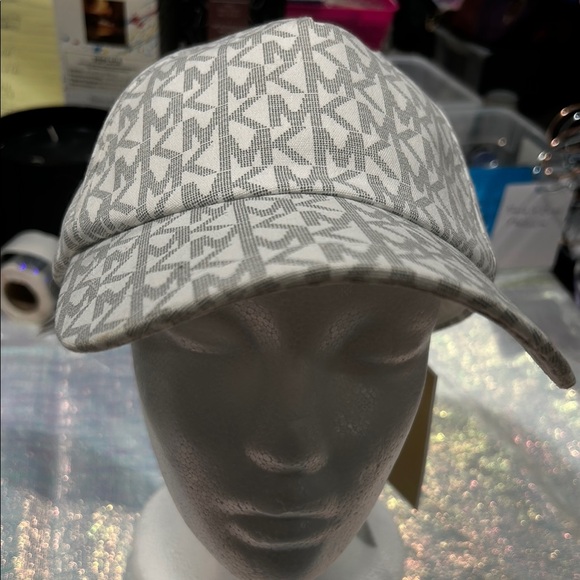 824. Michael Kors White & Gray Patterned‎ Baseball Cap. MSRP $68 - Picture 1 of 3